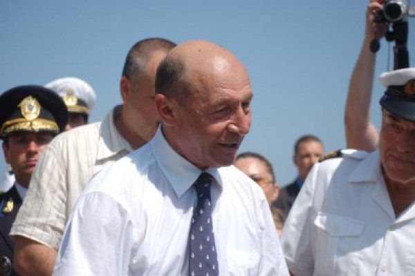 Mazăre, replică la Băsescu: Umblu cu fete prin Mamaia, dar nu le dau jumătate din bugetul ţării pe mână